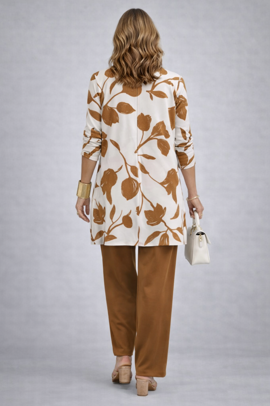 Sofía | Conjunto de tres piezas con cárdigan floral en marrón