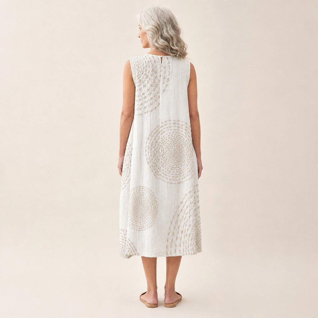 Manuela | Vestido midi sin mangas en blanco con círculos tejidos