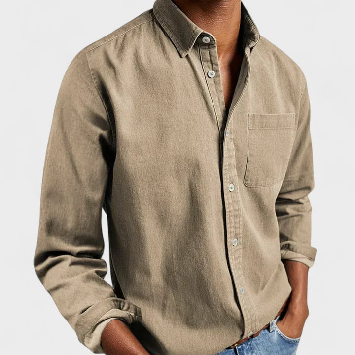 Agustín | Camisa azul marino con cuello button-down