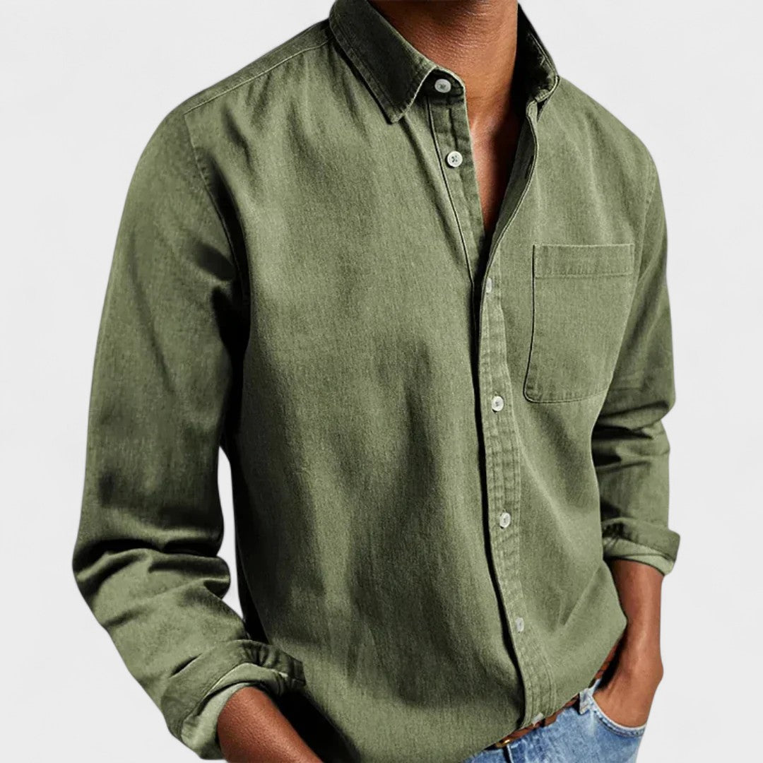 Agustín | Camisa azul marino con cuello button-down