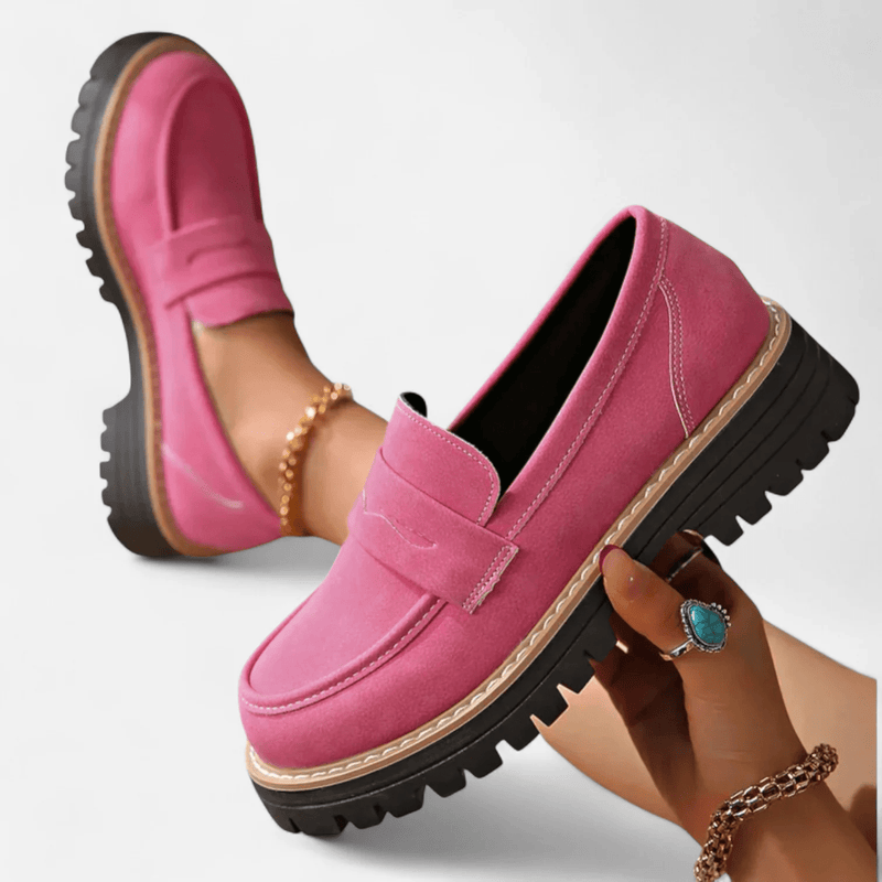 Amaia | Mocasines negros con suela de tacos