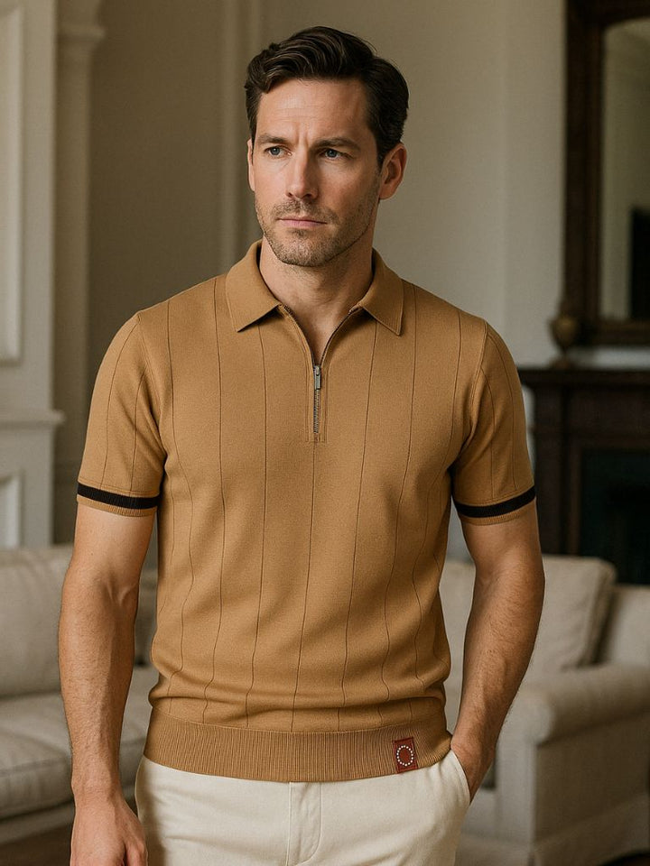 Amancio | Polo de punto camel con cuello de cremallera