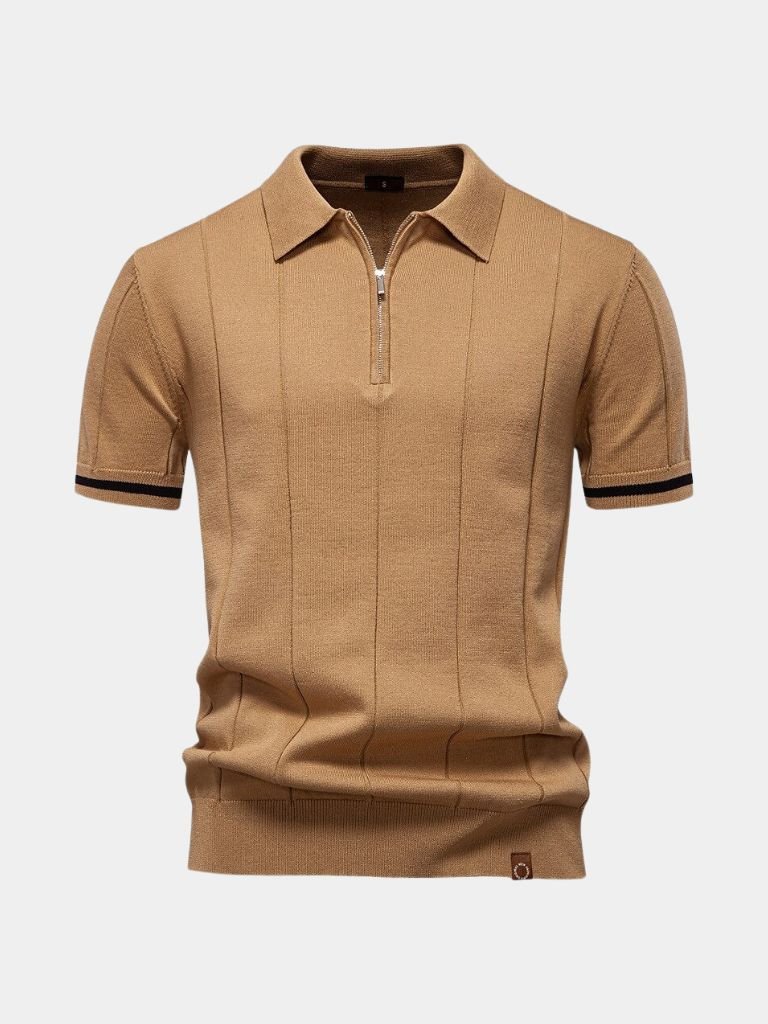 Amancio | Polo de punto camel con cuello de cremallera