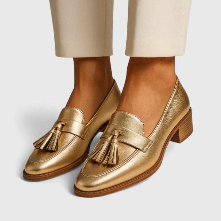 Aroa | Mocasines dorados con borlas