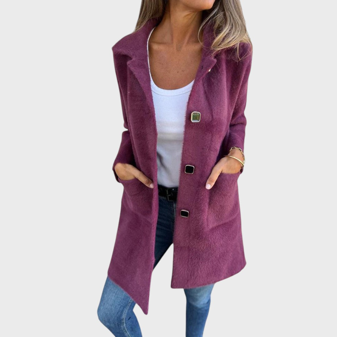 Carmela | Chaqueta texturizada con botones decorativos