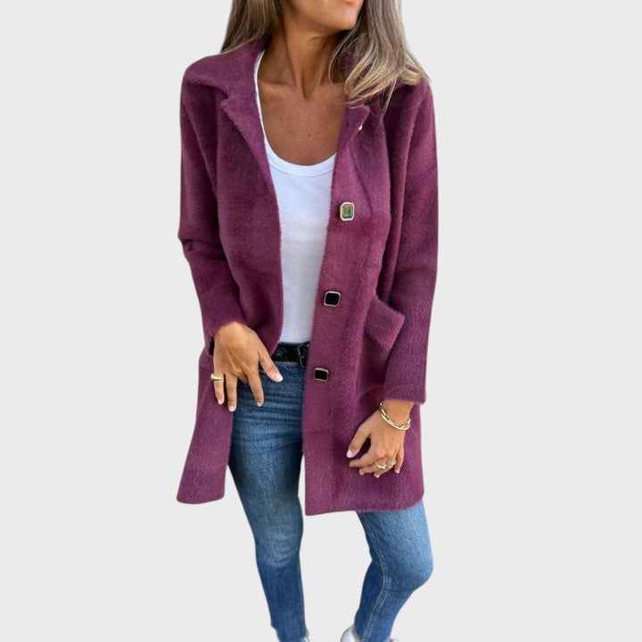 Carmela | Chaqueta texturizada con botones decorativos