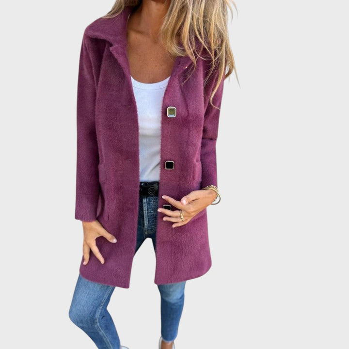 Carmela | Chaqueta texturizada con botones decorativos