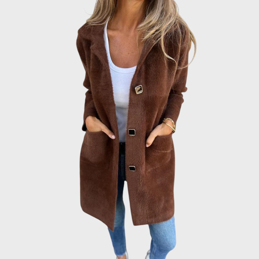 Carmela | Chaqueta texturizada con botones decorativos