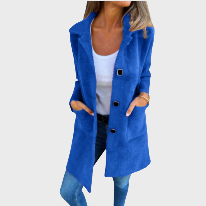 Carmela | Chaqueta texturizada con botones decorativos