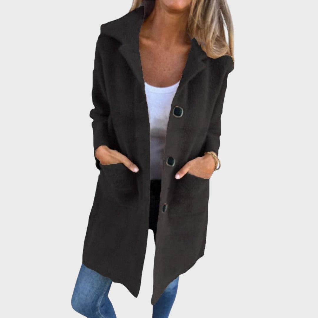 Carmela | Chaqueta texturizada con botones decorativos