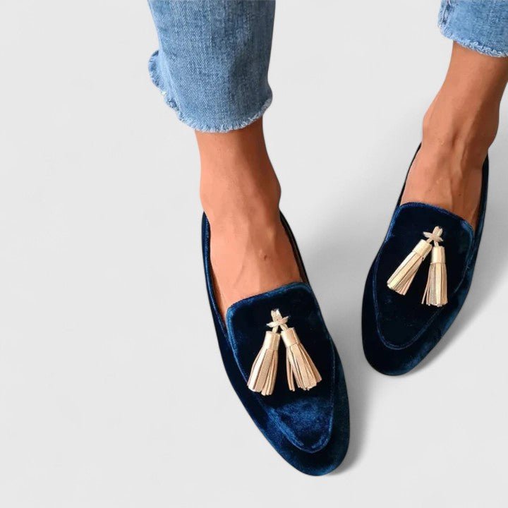 Catalina | Mocasines de terciopelo azul oscuro con borlas