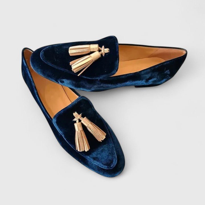 Catalina | Mocasines de terciopelo azul oscuro con borlas