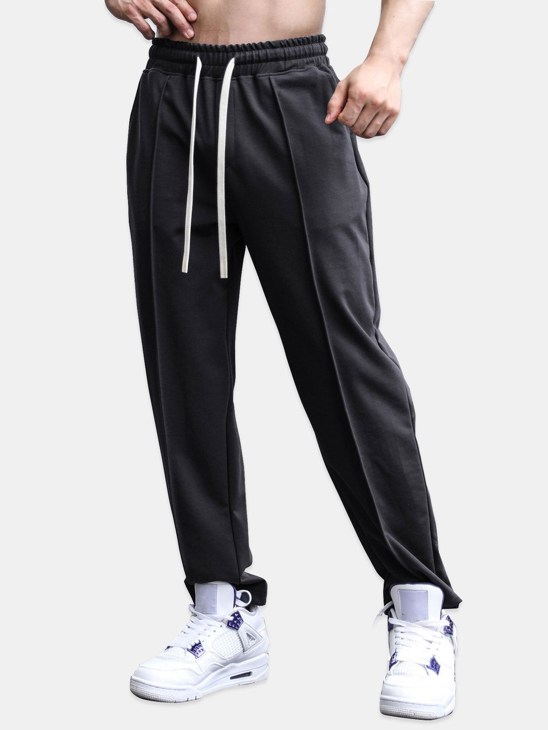 Diosdado | Pantalón jogger tapered con raya marcada
