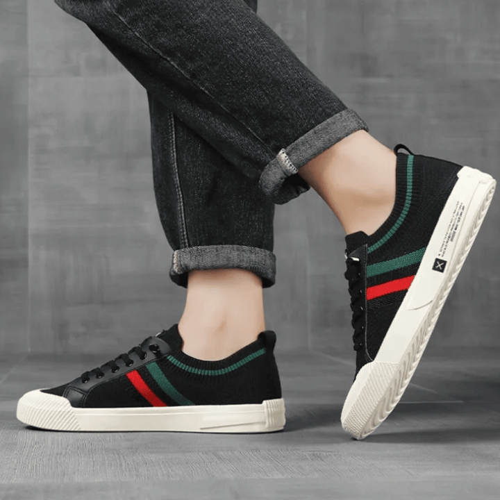 Domingo | Zapatillas de punto con franjas en contraste