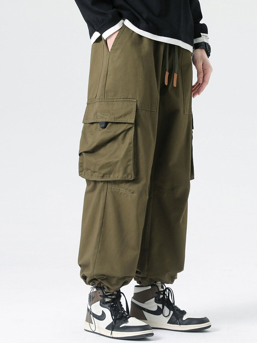 Evencio | Pantalón cargo parachute con cordón