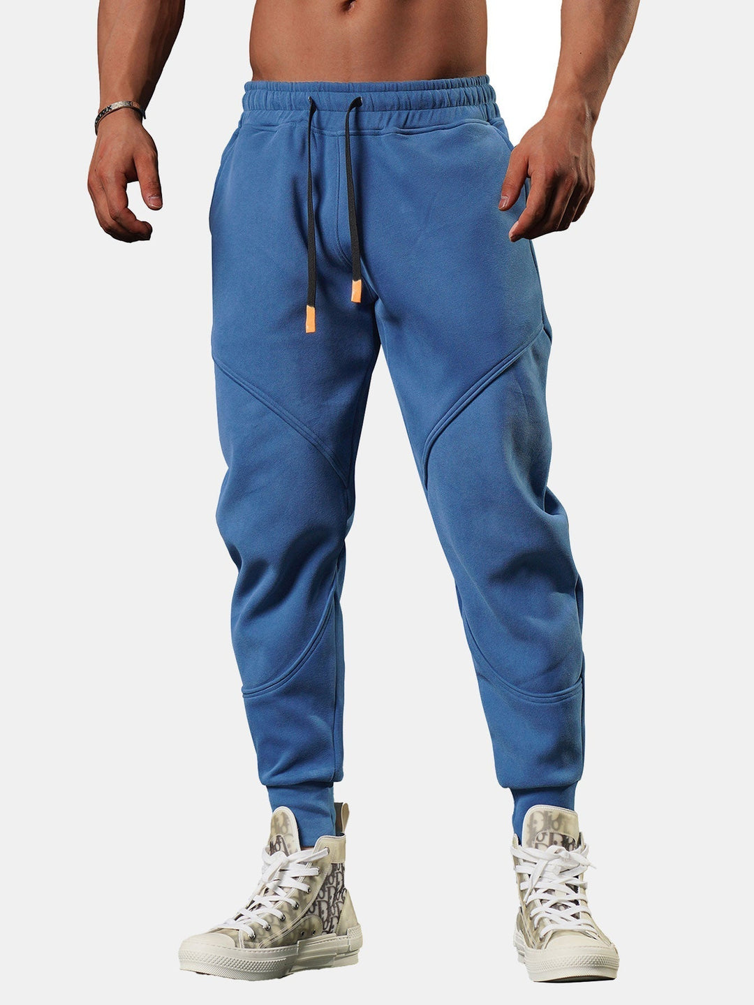 Guzmán | Pantalón jogger cropped con abertura lateral