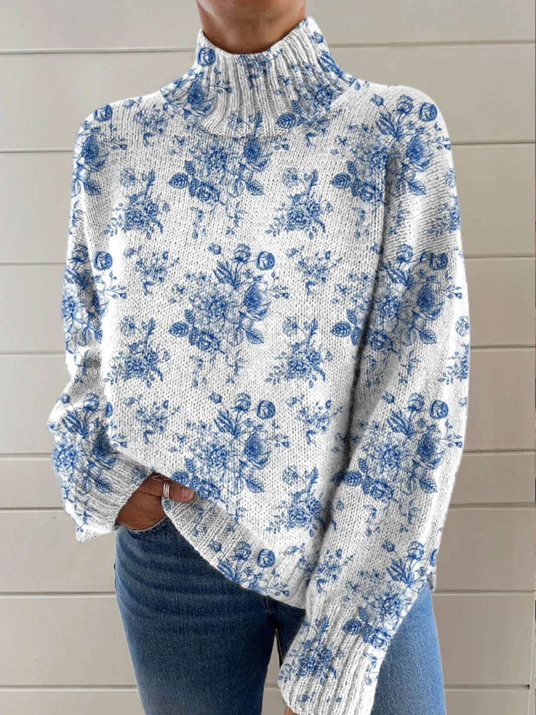 Herminia | Jersey de cuello alto de flores delicadas