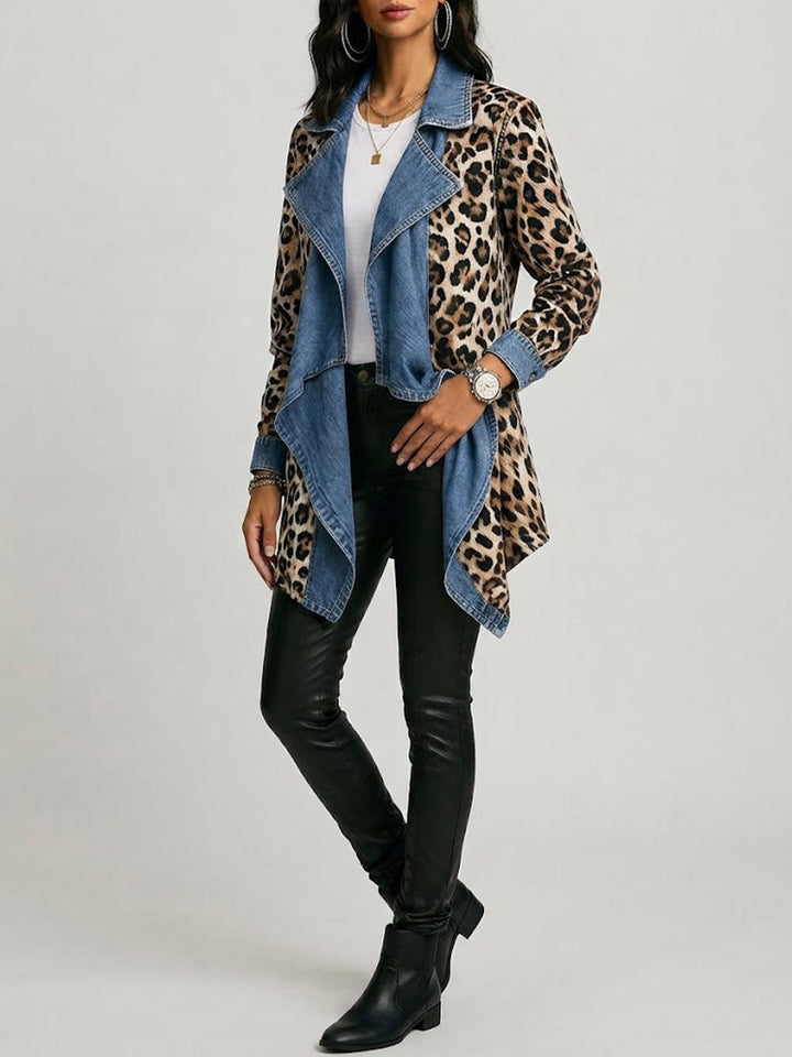Irene | Chaqueta midi de leopardo con vaquero lavado