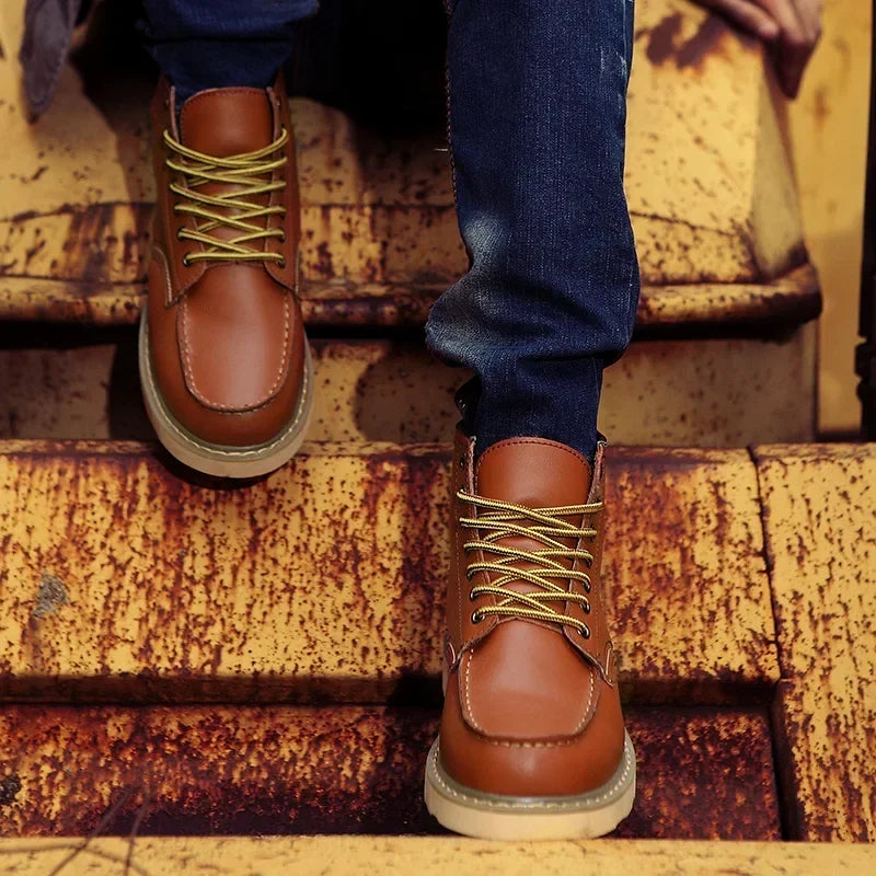 Luis Mateo | Botines de cordones de inspiración clásica