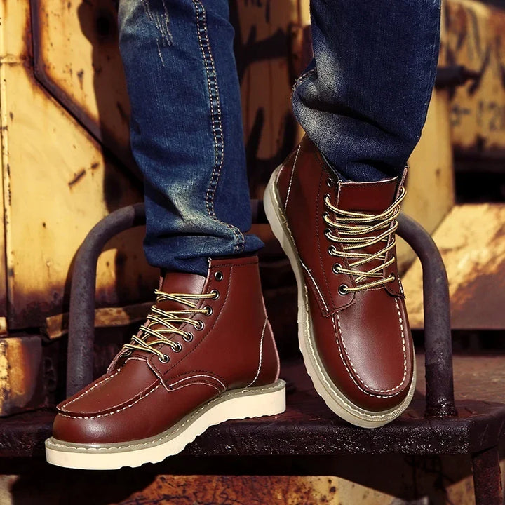 Luis Mateo | Botines de cordones de inspiración clásica