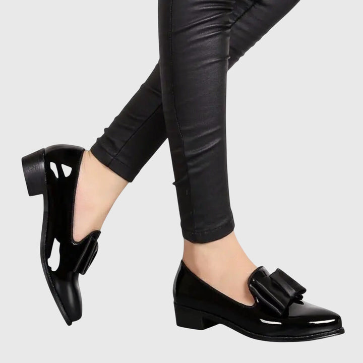 Magdalena | Mocasines burdeos de charol con lazo