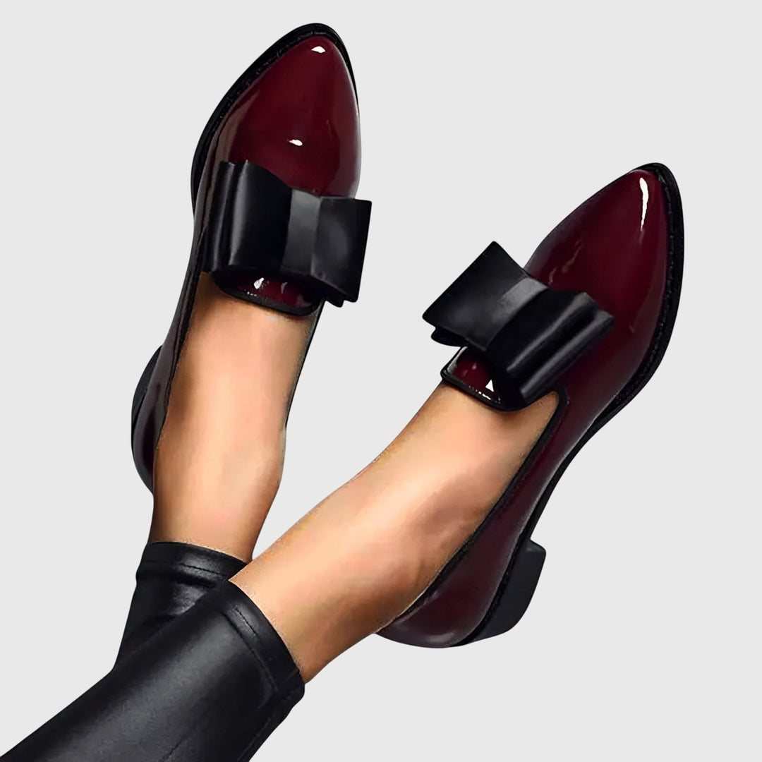 Magdalena | Mocasines burdeos de charol con lazo