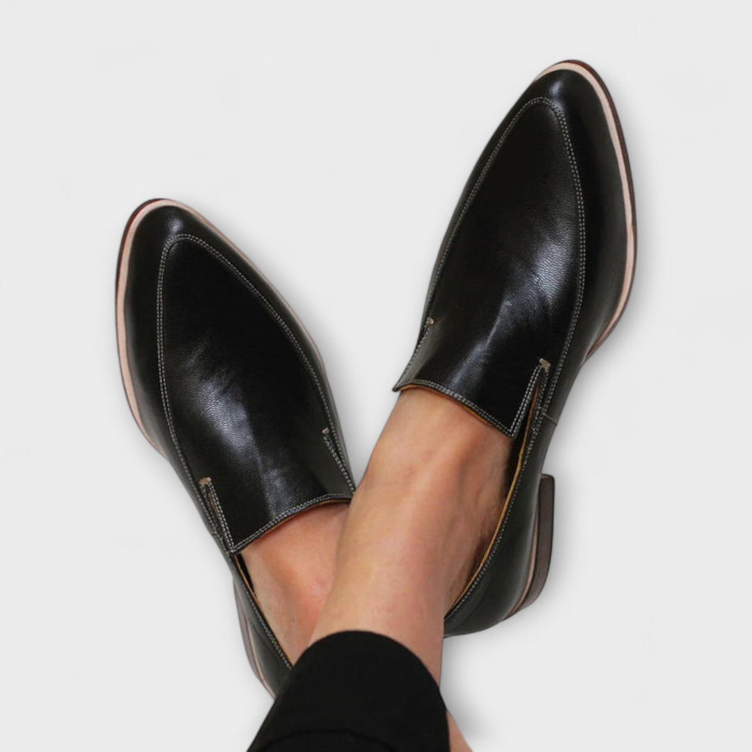 Manuela | Mocasines negros de punta