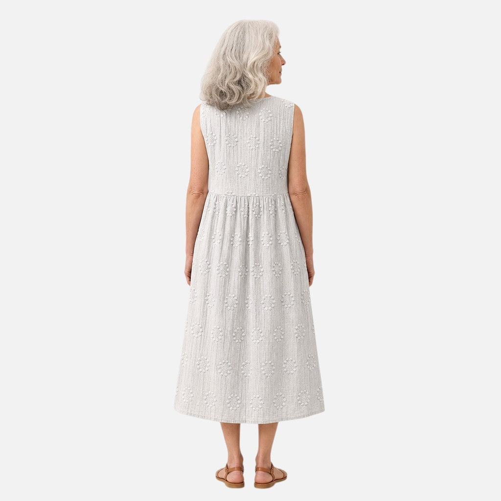 Concha | Vestido midi sin mangas en blanco con textura floral