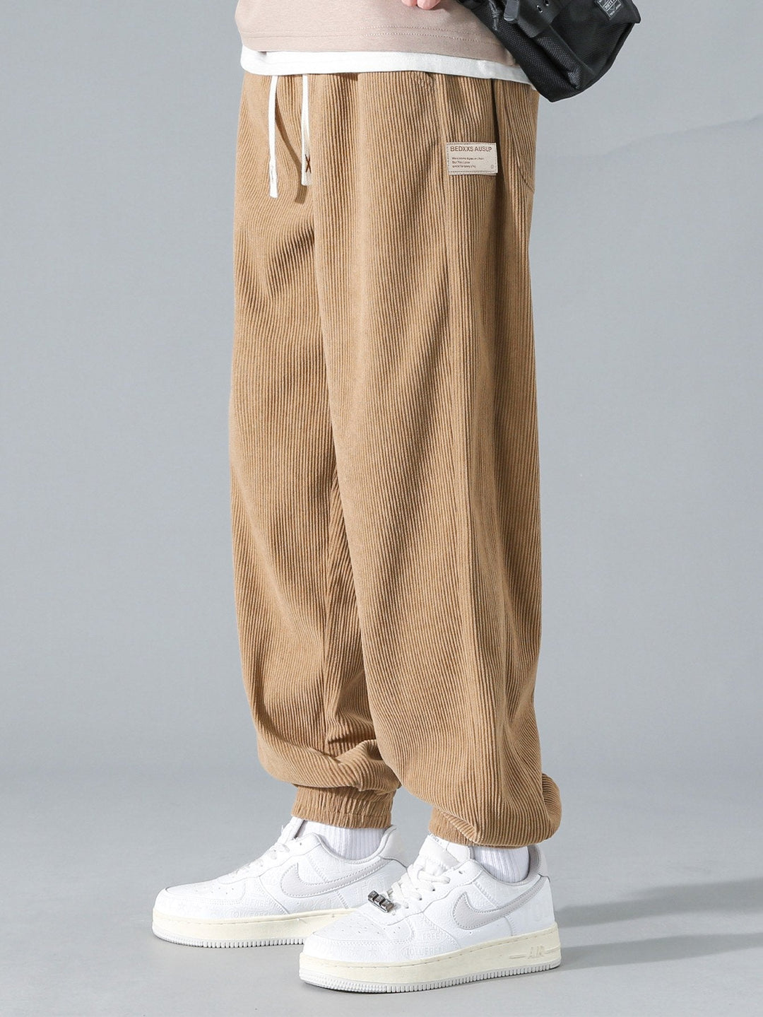 Valeriano | Pantalón jogger de pana con cordón