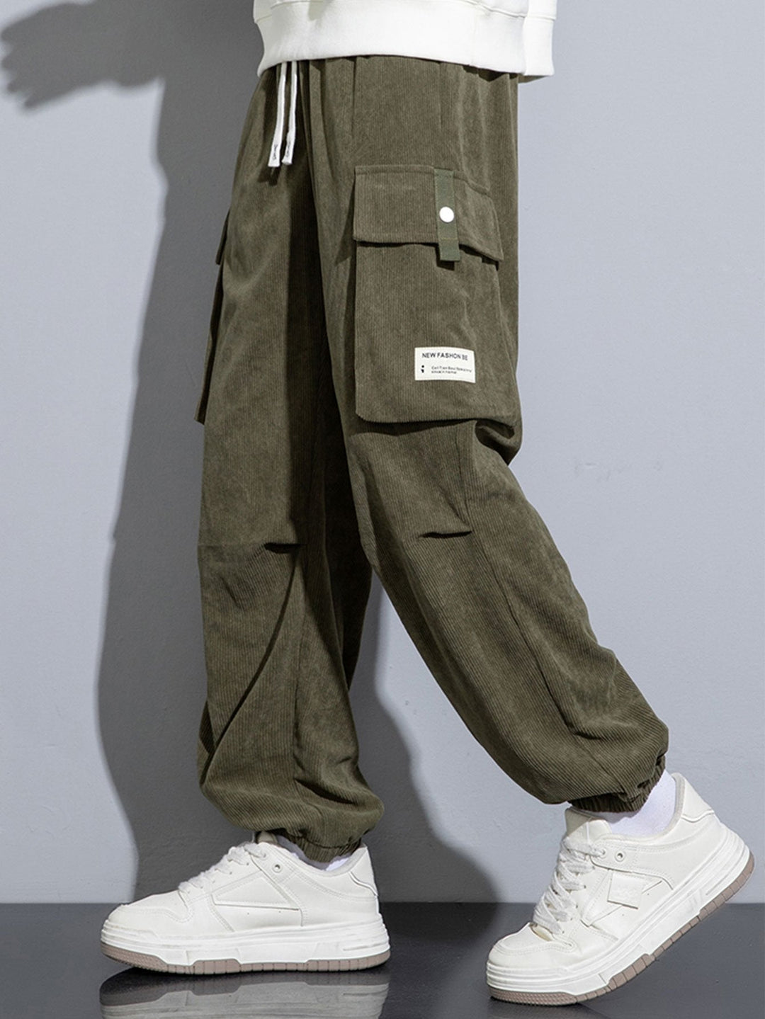 Venancio | Pantalón jogger de pana con bolsillos cargo